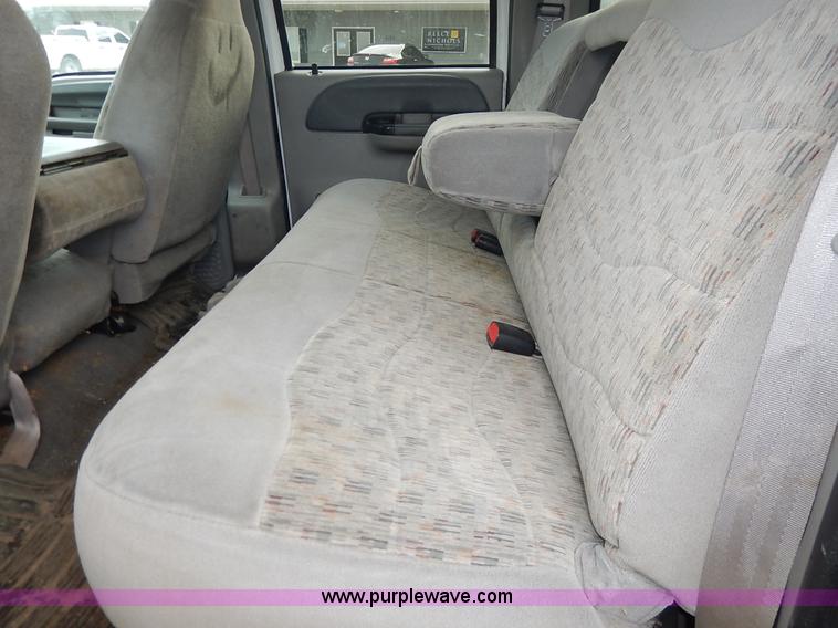 image for item J6393 1999 Ford F350 Super Duty Crew Cab pickup truck