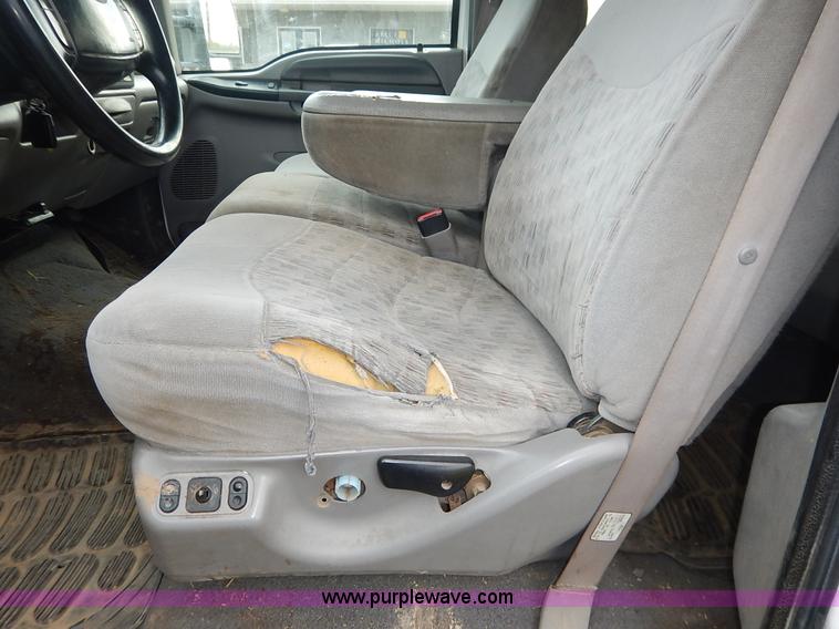 image for item J6393 1999 Ford F350 Super Duty Crew Cab pickup truck