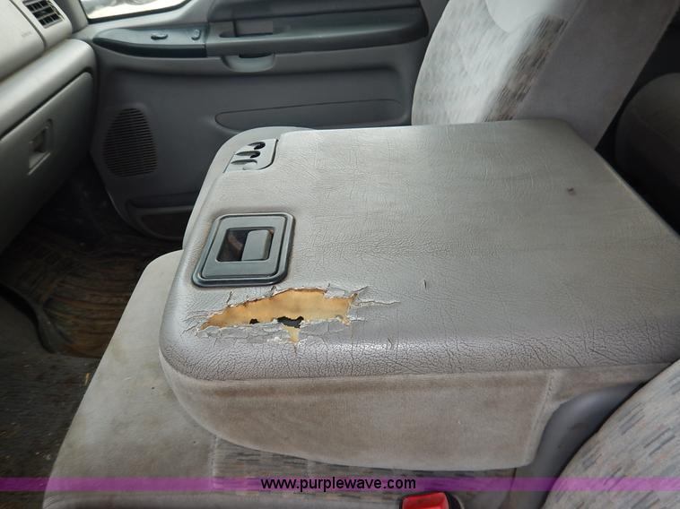 image for item J6393 1999 Ford F350 Super Duty Crew Cab pickup truck