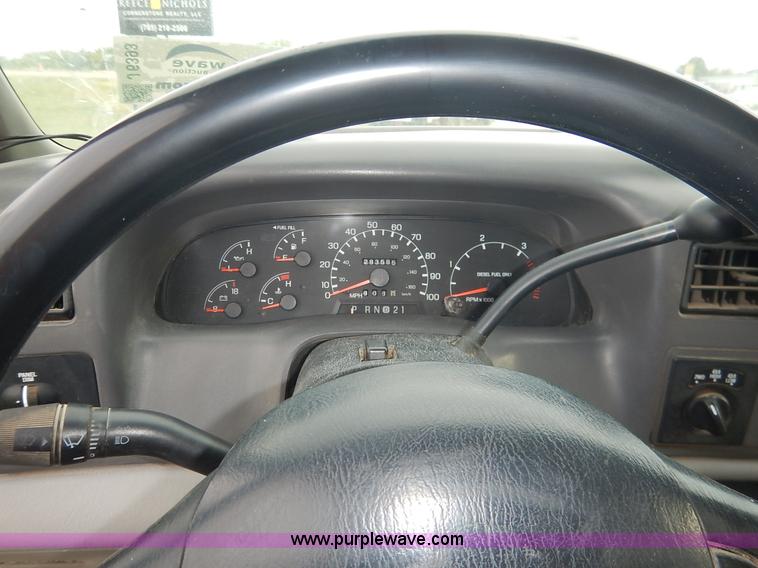 image for item J6393 1999 Ford F350 Super Duty Crew Cab pickup truck