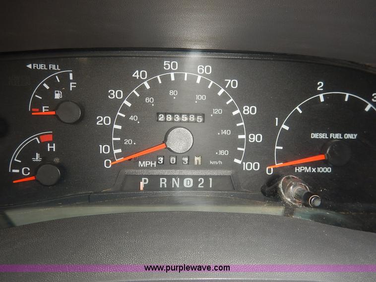 image for item J6393 1999 Ford F350 Super Duty Crew Cab pickup truck