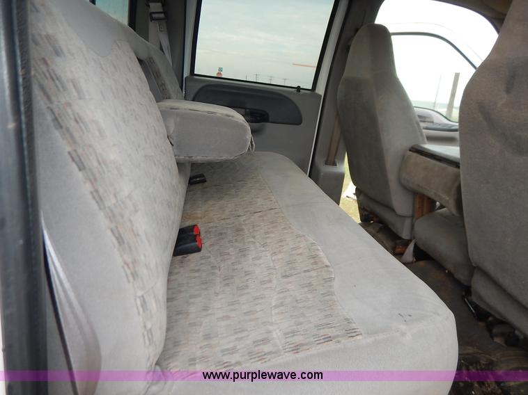 image for item J6393 1999 Ford F350 Super Duty Crew Cab pickup truck