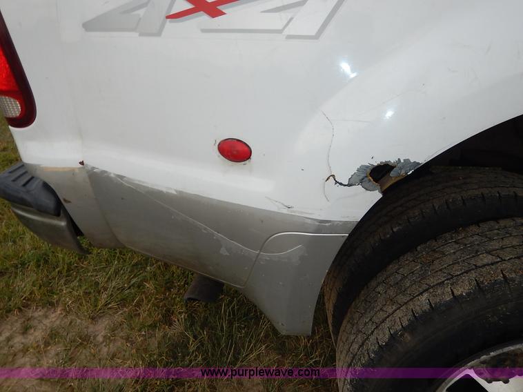 image for item J6393 1999 Ford F350 Super Duty Crew Cab pickup truck