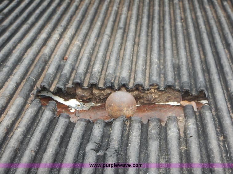 image for item J6393 1999 Ford F350 Super Duty Crew Cab pickup truck