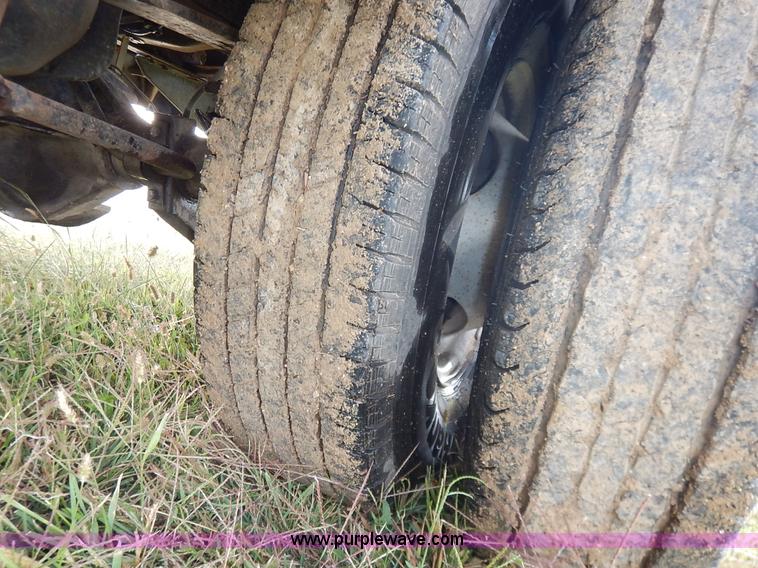 image for item J6393 1999 Ford F350 Super Duty Crew Cab pickup truck