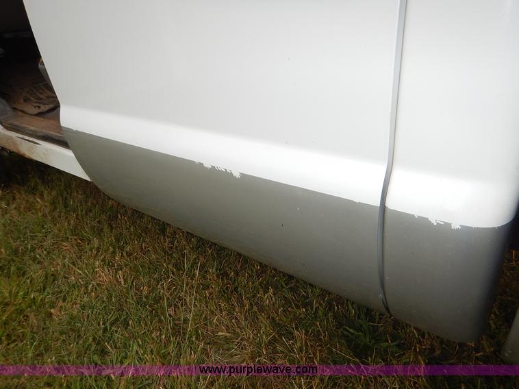 image for item J6393 1999 Ford F350 Super Duty Crew Cab pickup truck