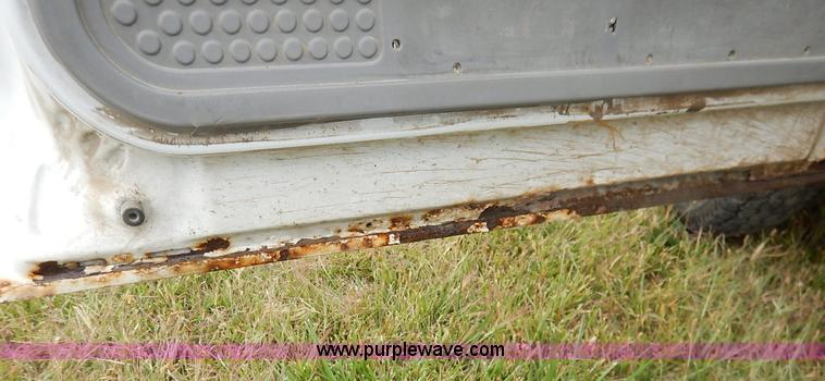 image for item J6393 1999 Ford F350 Super Duty Crew Cab pickup truck