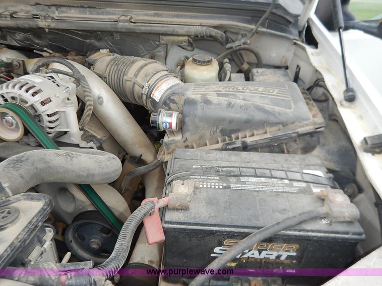 image for item J6393 1999 Ford F350 Super Duty Crew Cab pickup truck