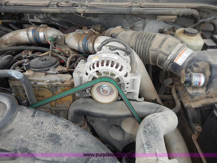 image for item J6393 1999 Ford F350 Super Duty Crew Cab pickup truck