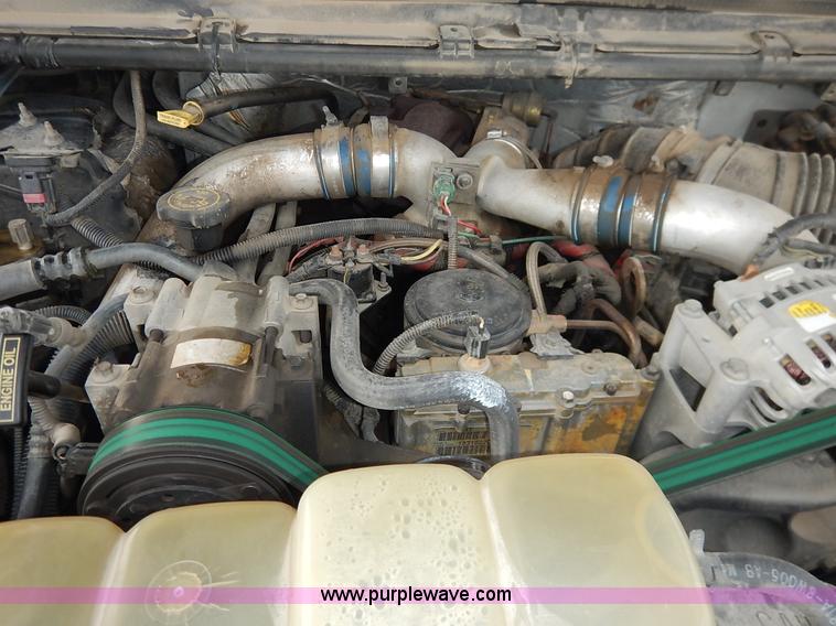 image for item J6393 1999 Ford F350 Super Duty Crew Cab pickup truck