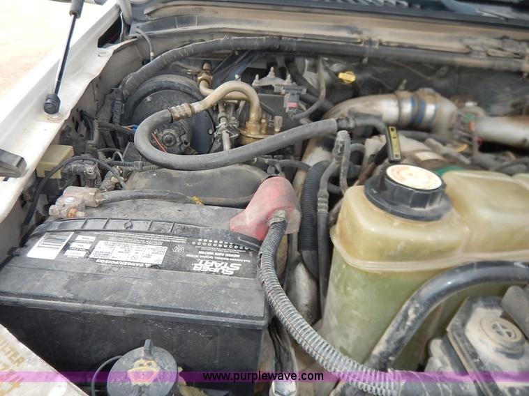 image for item J6393 1999 Ford F350 Super Duty Crew Cab pickup truck