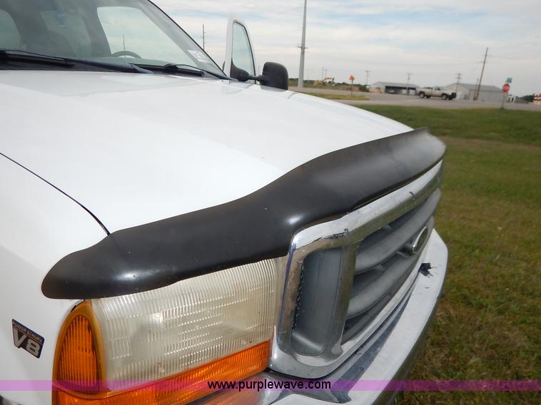 image for item J6393 1999 Ford F350 Super Duty Crew Cab pickup truck