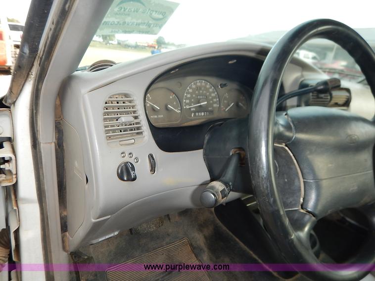 image for item J6395 1999 Ford Ranger pickup truck