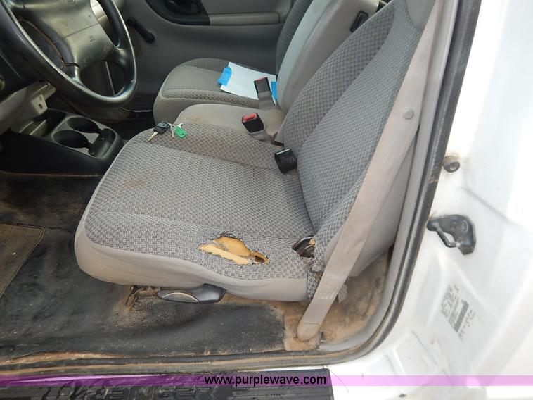 image for item J6395 1999 Ford Ranger pickup truck