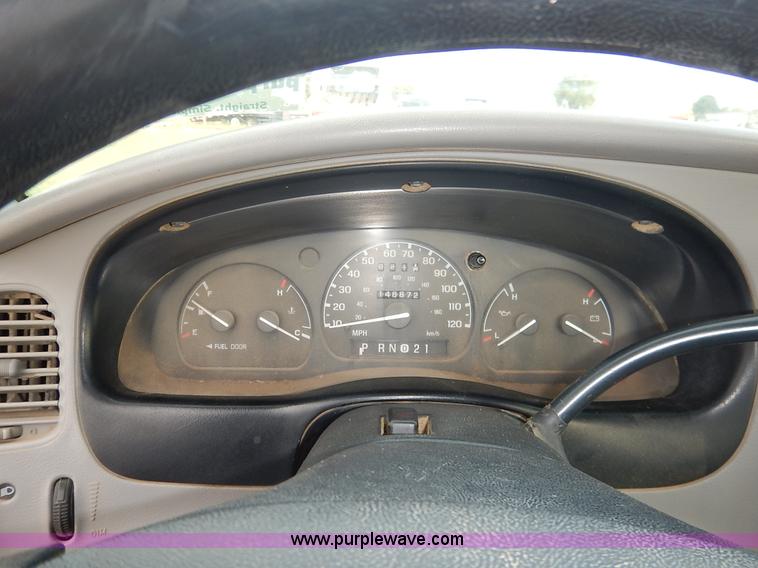 image for item J6395 1999 Ford Ranger pickup truck