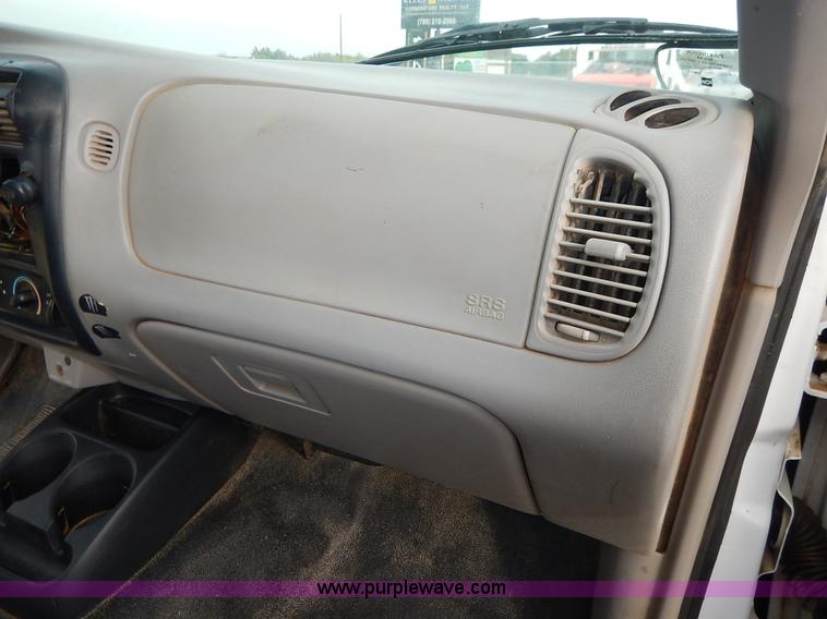 image for item J6395 1999 Ford Ranger pickup truck