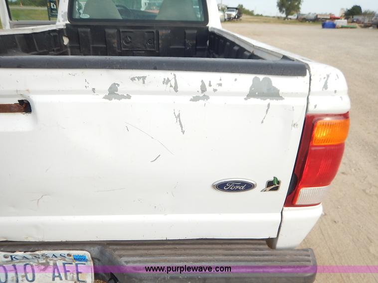 image for item J6395 1999 Ford Ranger pickup truck