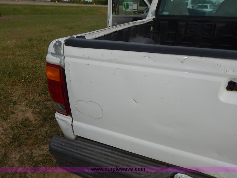 image for item J6395 1999 Ford Ranger pickup truck