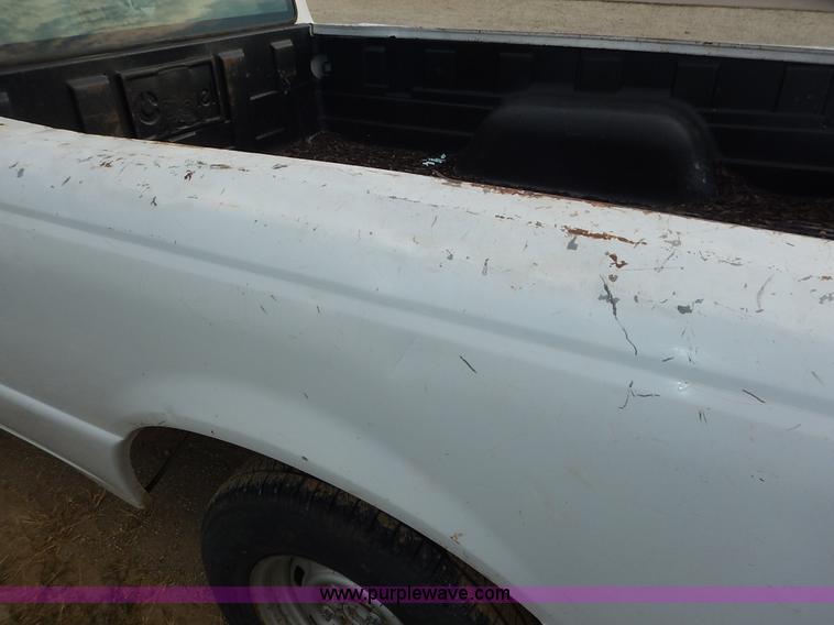 image for item J6395 1999 Ford Ranger pickup truck