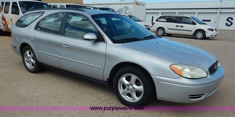 image for item J6452 2004 Ford Taurus Wagon SE