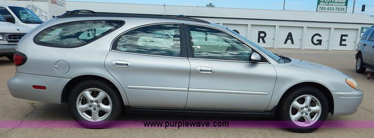 image for item J6452 2004 Ford Taurus Wagon SE