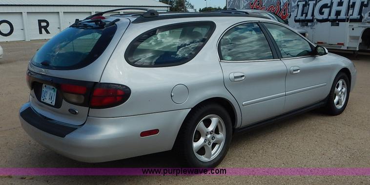 image for item J6452 2004 Ford Taurus Wagon SE