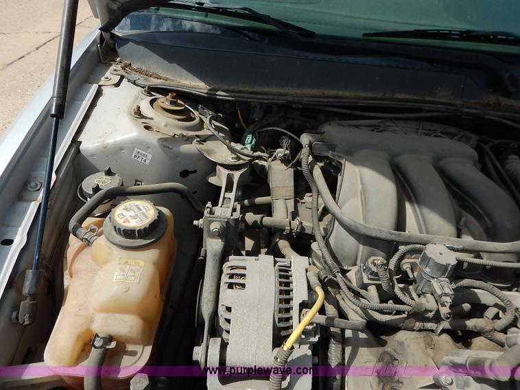 image for item J6452 2004 Ford Taurus Wagon SE