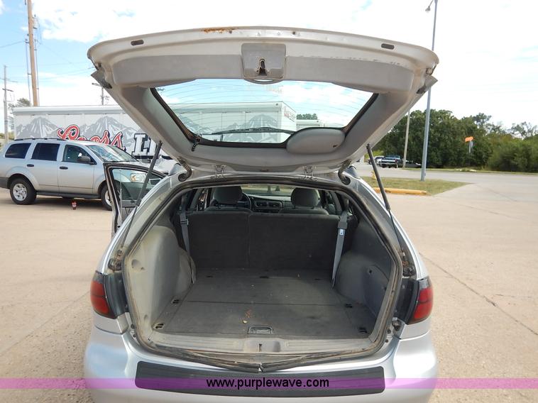 image for item J6452 2004 Ford Taurus Wagon SE