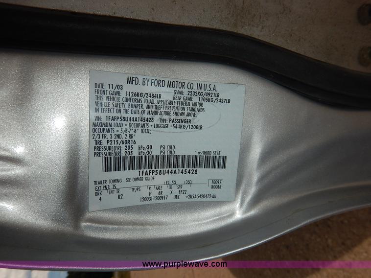 image for item J6452 2004 Ford Taurus Wagon SE