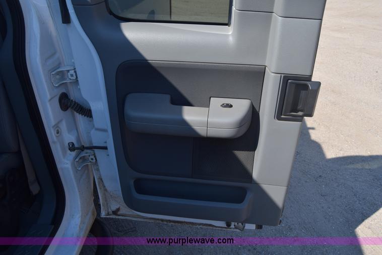 image for item J7234 2007 Ford F150 SuperCab pickup truck