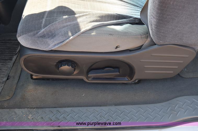 image for item J7234 2007 Ford F150 SuperCab pickup truck