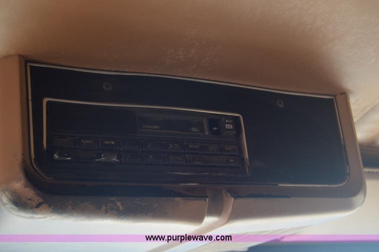 image for item J7235 1995 Ford L9000 dump truck