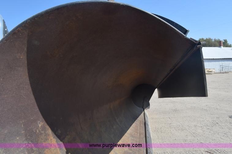 image for item J7235 1995 Ford L9000 dump truck