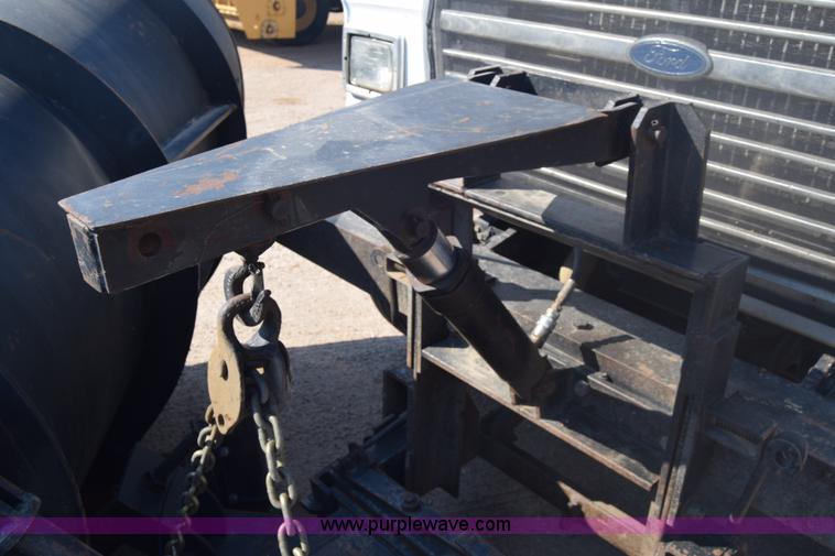 image for item J7235 1995 Ford L9000 dump truck