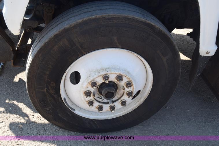 image for item J7235 1995 Ford L9000 dump truck