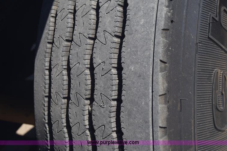 image for item J7235 1995 Ford L9000 dump truck