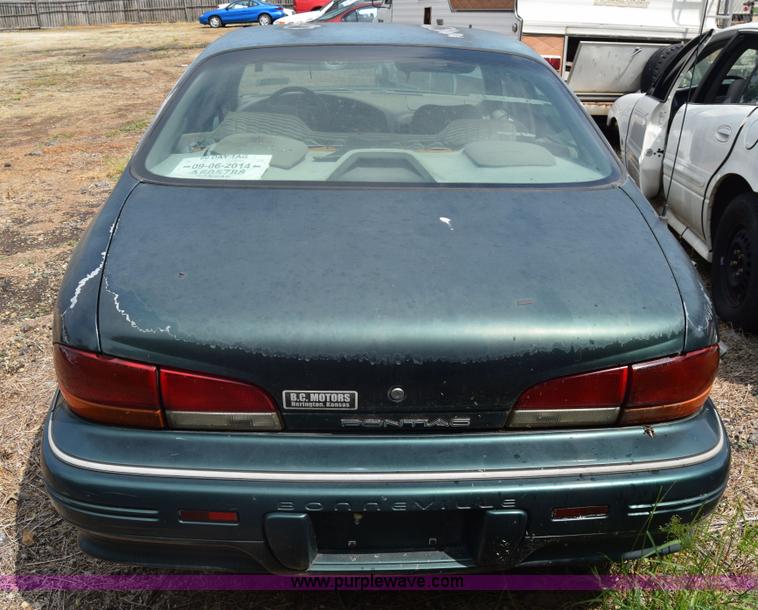 image for item J7779 1994 Pontiac Bonneville SE