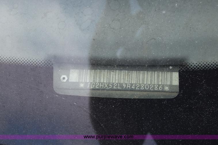 image for item J7779 1994 Pontiac Bonneville SE