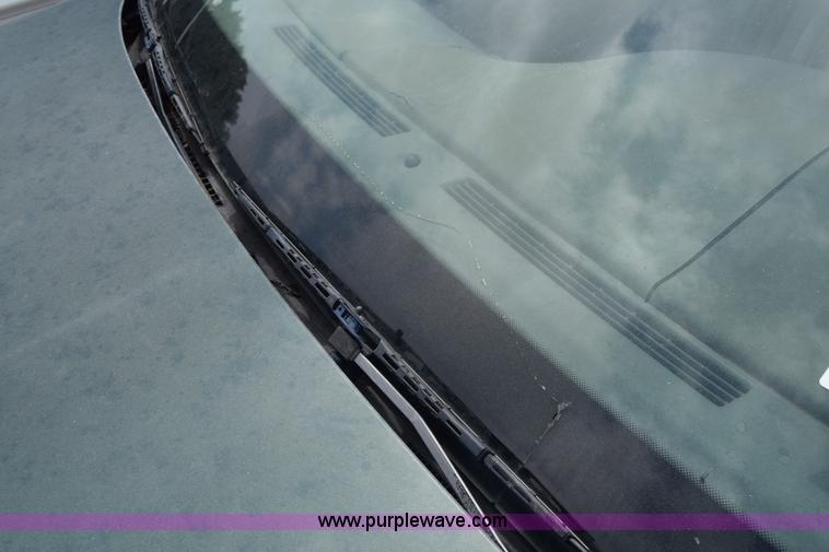 image for item J7779 1994 Pontiac Bonneville SE