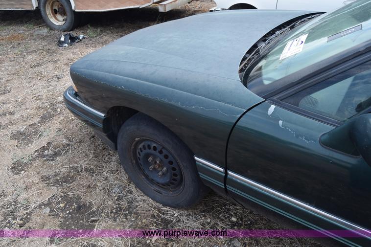 image for item J7779 1994 Pontiac Bonneville SE