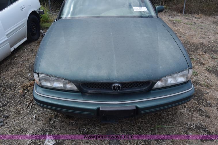image for item J7779 1994 Pontiac Bonneville SE
