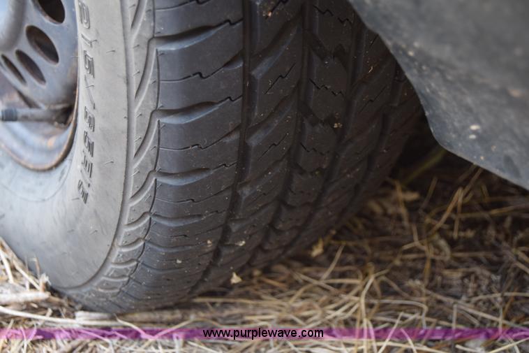 image for item J7779 1994 Pontiac Bonneville SE