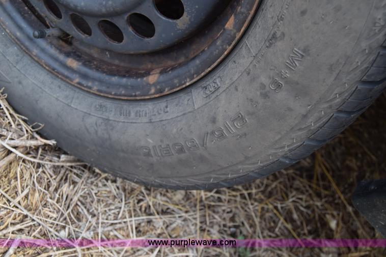 image for item J7779 1994 Pontiac Bonneville SE