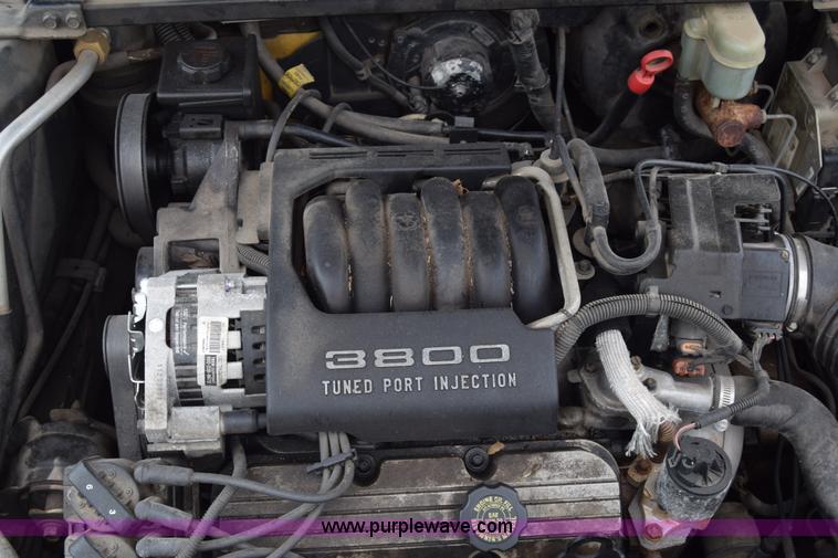 image for item J7779 1994 Pontiac Bonneville SE