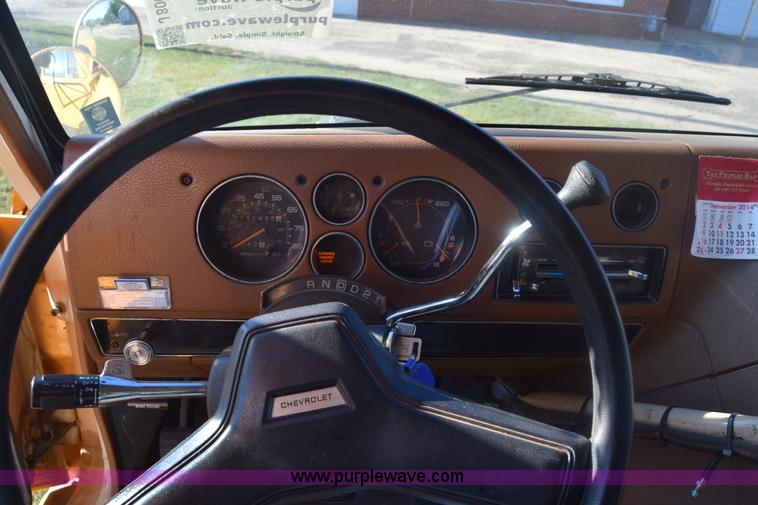 image for item J8004 1991 Chevrolet G30 school bus