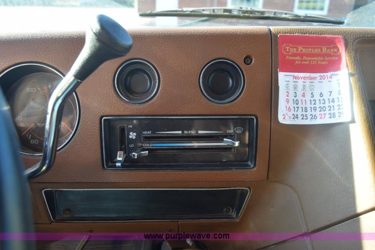 image for item J8004 1991 Chevrolet G30 school bus