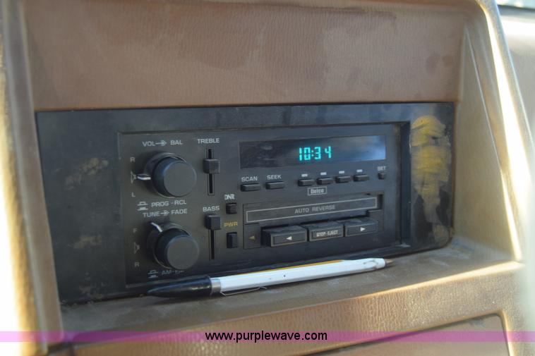 image for item J8004 1991 Chevrolet G30 school bus