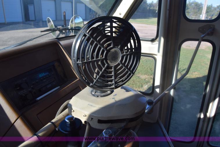 image for item J8004 1991 Chevrolet G30 school bus