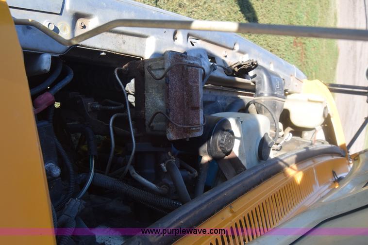 image for item J8004 1991 Chevrolet G30 school bus