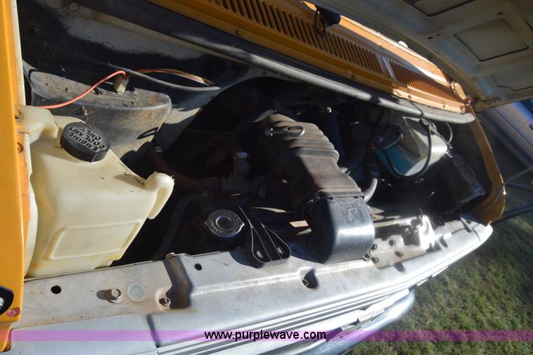 image for item J8004 1991 Chevrolet G30 school bus